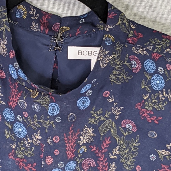 BCBGeneration High Neck Floral Pleat Dress - Picture 9 of 10